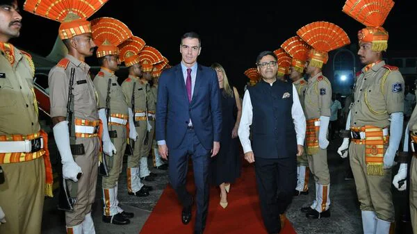 El Primer Ministro de España, Pedro Sánchez, llega hoy para la inauguración de la primera planta privada de aviones militares en India