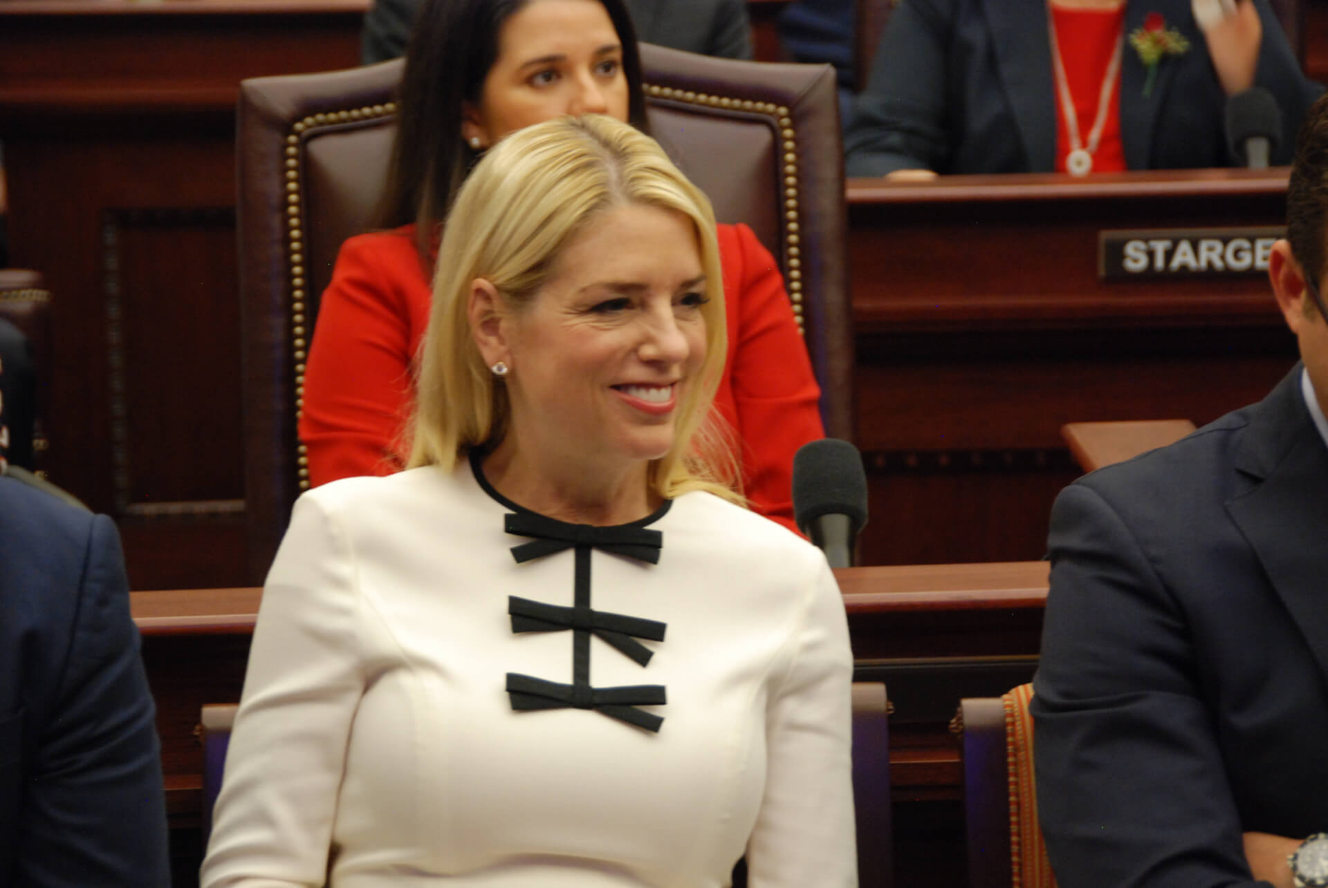 Trump elige a Pam Bondi como fiscal general tras la retirada de Matt Gaetz